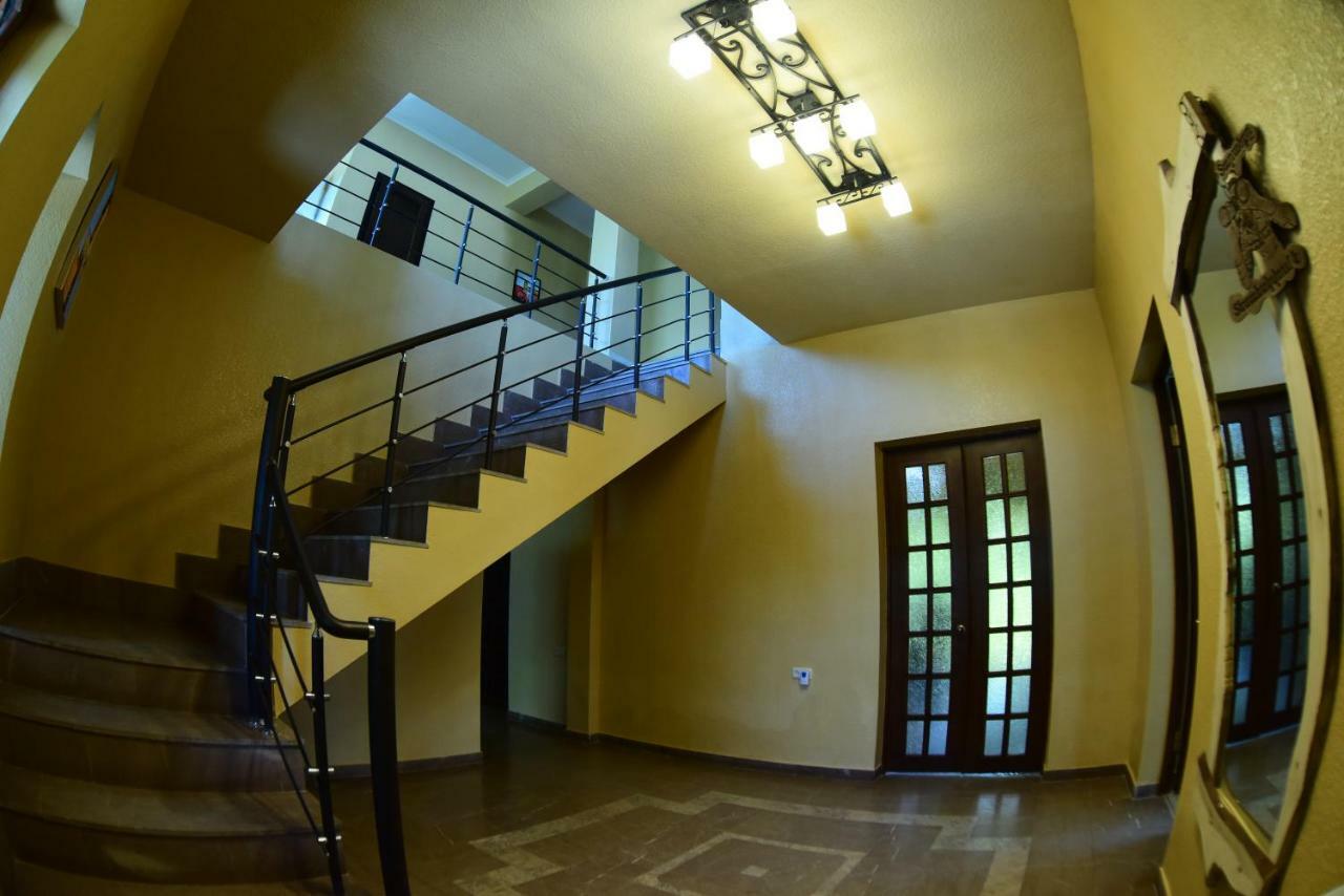 Red House Hatis Katnakhpyur ภายนอก รูปภาพ