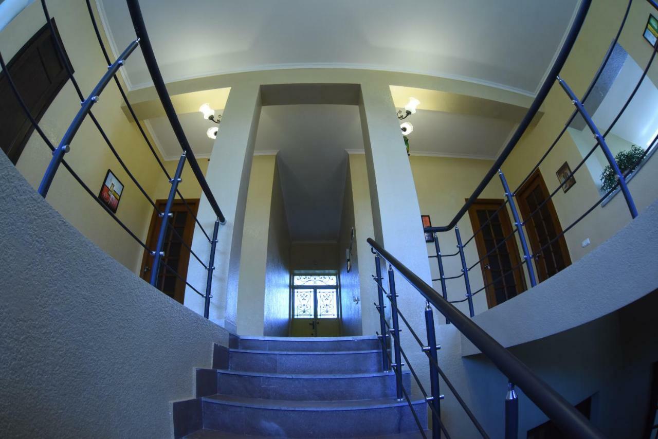 Red House Hatis Katnakhpyur ภายนอก รูปภาพ